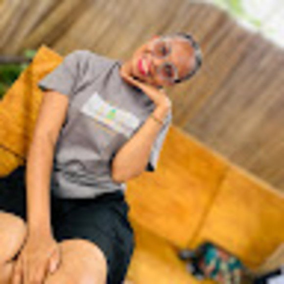 Meet your Posher, Vanessa - Picture 1 of 1